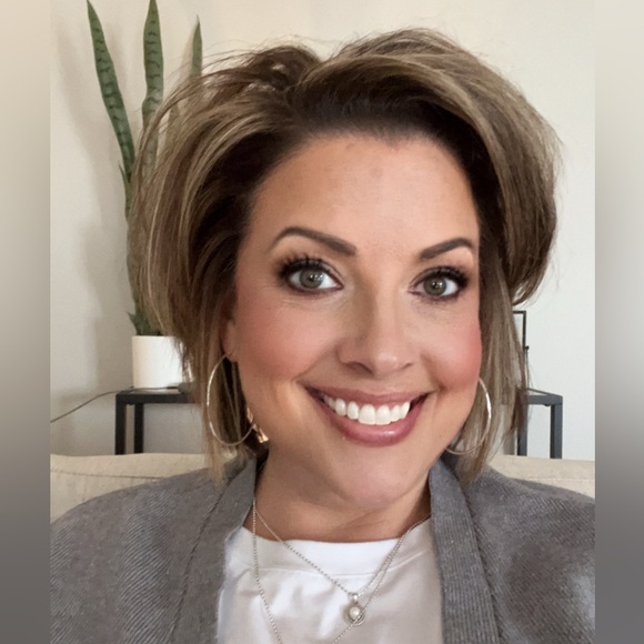 Meet your Posher, Jodi - Picture 1 of 4